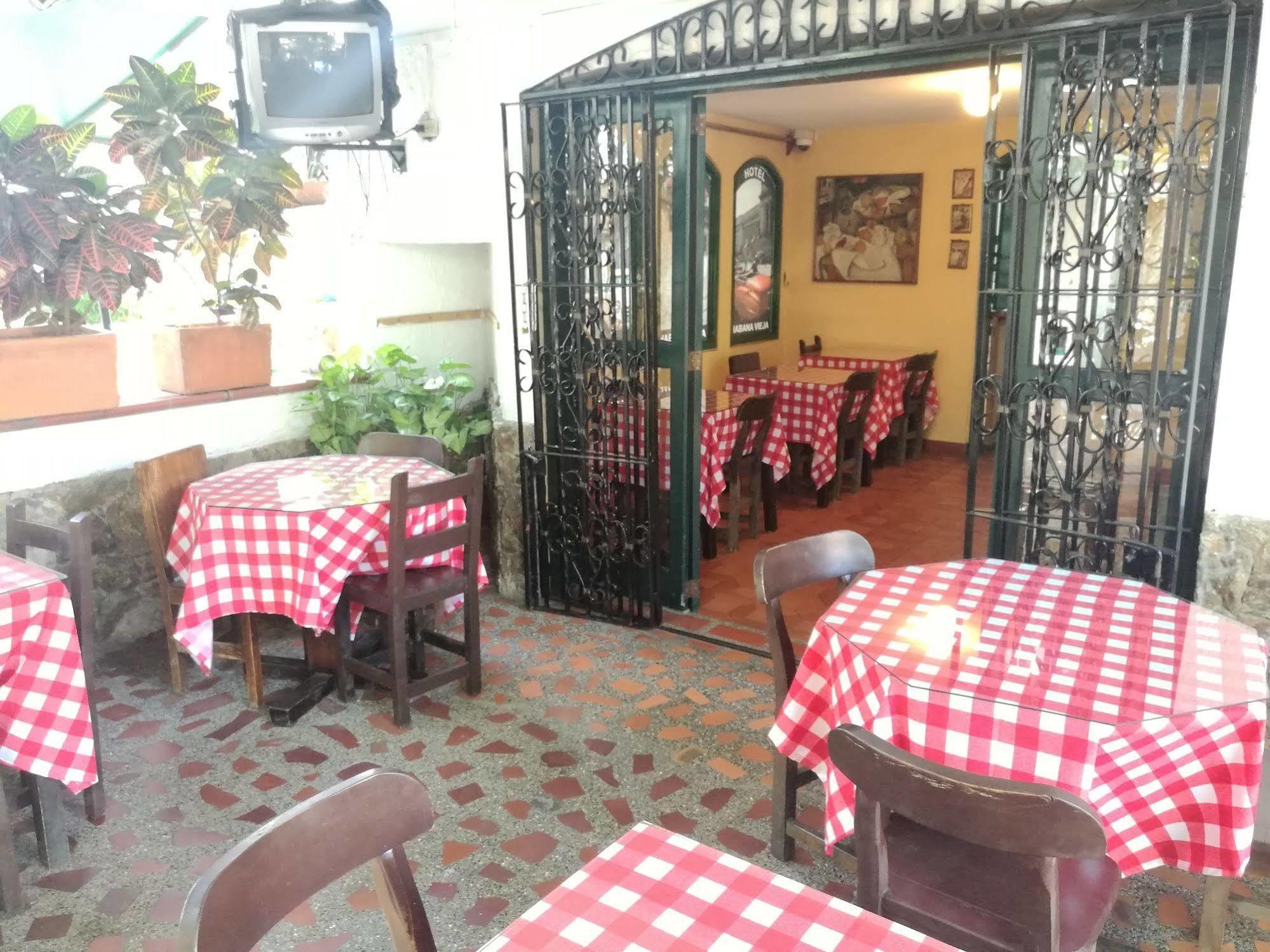 Ayenda Habana Vieja 1221 Hotel Medellin