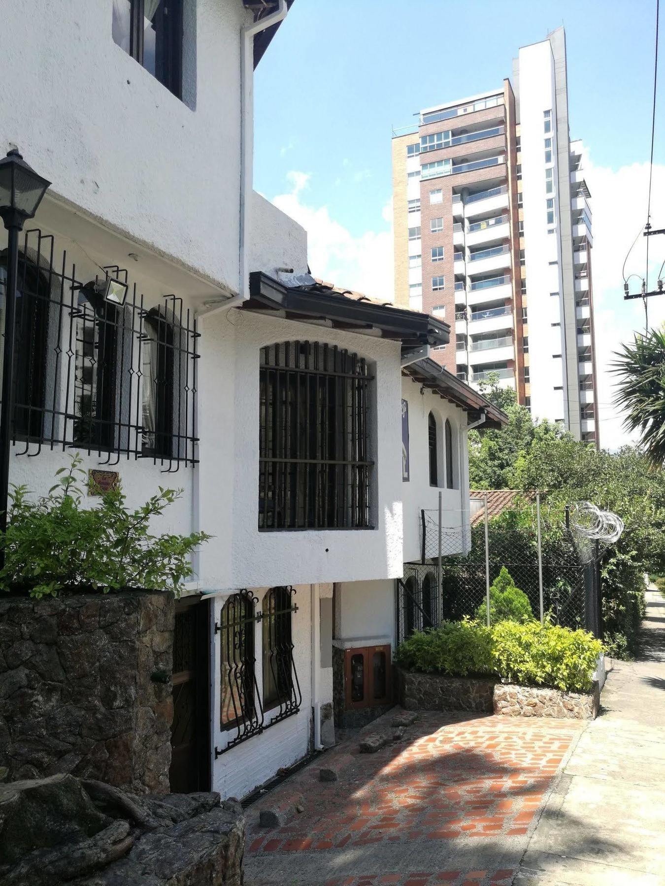 Ayenda Habana Vieja 1221 Hotel Medellin